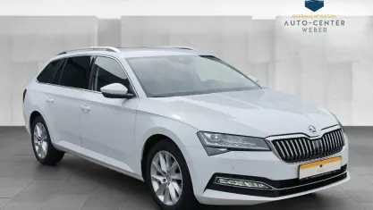 Używany Skoda Superb Style 200 KM (147 kW) 2023 Biały Kombi
