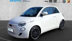 Weißschwarz Gebraucht 2021 Fiat 500e Icon Limousine | 17.990 € (Fairer Preis)