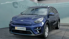 Blau Gebraucht 2022 Kia e-Niro Spirit SUV | 24.350 € (Fairer Preis)