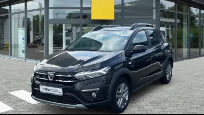 Gebraucht Peugeot 5008 Allure 131 PS (96 kW) 2023 Perlmuttweiß (weiß) SUV