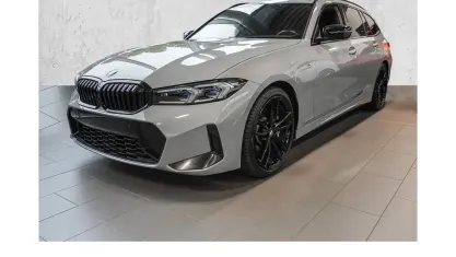 Gebraucht BMW 330 M Sport 258 PS (189 kW) 2022 Grau Kombi