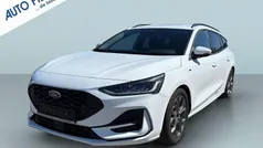 Frozen white Gebraucht 2024 Ford Focus ST-Line Kombi | 24.850 € (Fairer Preis)
