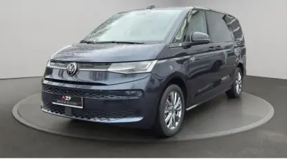 Gebraucht VW Multivan Life 150 PS (110 kW) 2025 Starlight blue metallic Van / Kleinbus