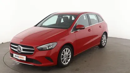 Gebraucht Mercedes B200 Progressive 163 PS (119 kW) 2019 Rot Van / Kleinbus