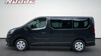 Używany Renault Trafic Life 170 KM (125 kW) 2022 Czarny Minivan