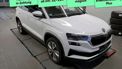 Moonweiss metallic Gebraucht 2023 Skoda Karoq Style SUV | 26.999 € (Fairer Preis)