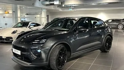 Grau Gebraucht 2025 Porsche Macan 4 Electric SUV | 78.900 € (Superpreis)