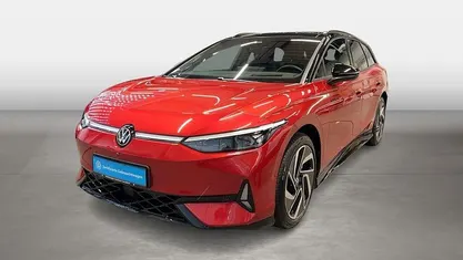 Kings red Gebraucht 2025 VW ID.7 GTX Kombi | 50.820 € (Guter Preis)