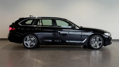 Schwarz Gebraucht 2022 BMW 540 Sport Line Kombi | 42.850 € (Superpreis)