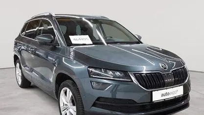 Quarzgrau metallic Gebraucht 2020 Skoda Karoq Style SUV | 19.890 € (Fairer Preis)