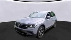 Grau Gebraucht 2021 VW Tiguan Life SUV | 31.170 € (Fairer Preis)