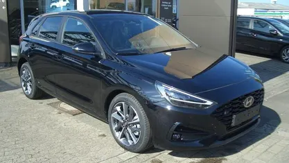 Schwarz Neu 2025 Hyundai i30 Advantage Limousine | 26.590 € (Fairer Preis)