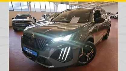 Gebraucht Peugeot 2008 Allure 101 PS (74 kW) 2024 Grau/typ aussenverkleidung met SUV