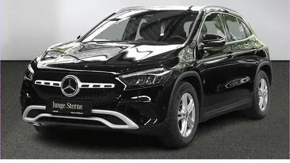 Unilack nachtschwarz Gebraucht 2024 Mercedes GLA200 SUV | 34.960 € (Guter Preis)