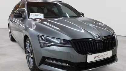 Graphitgrau metallic Gebraucht 2022 Skoda Superb SportLine Kombi | 23.990 € (Fairer Preis)
