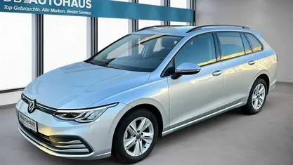 Silber Gebraucht 2023 VW Golf VIII Life Kombi | 18.630 € (Superpreis)