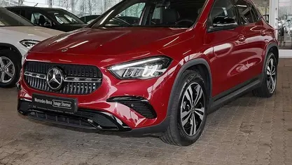 Gebraucht Mercedes GLA200 Night 163 PS (119 kW) 2024 Patagonienrot  metalliclack SUV