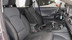 Silky bronze / met Gebraucht 2022 Hyundai i30 Trend Limousine | 13.280 € (Fairer Preis)