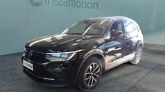 Schwarz Gebraucht 2023 VW Tiguan Life SUV | 31.283 € (Fairer Preis)