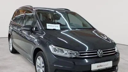 Gebraucht VW Touran Comfortline 150 PS (110 kW) 2023 Uranograu Van / Kleinbus