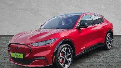 Gebraucht Ford Mustang Mach-E 197 kW (269 PS) 2022 Lucidrot met SUV