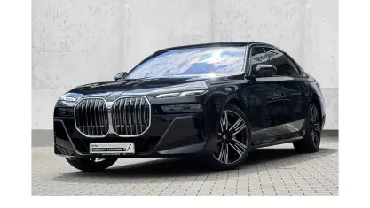 Gebraucht BMW 740 M Sport 299 PS (219 kW) 2025 Schwarz Limousine