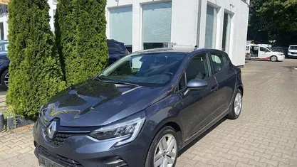 Grau Gebraucht 2020 Renault Clio V Experience Limousine | 10.490 € (Guter Preis)