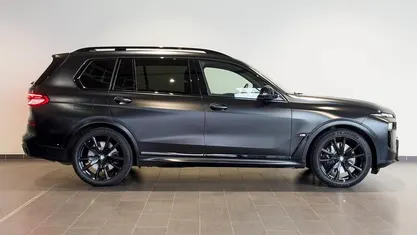 Schwarz Gebraucht 2023 BMW X7 M Sport SUV | 84.888 € (Superpreis)