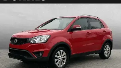 Gebraucht SsangYong Korando Quartz 178 PS (130 kW) 2016 Rot SUV