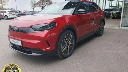 Lucid red metallic Gebraucht 2025 Ford Capri Premium SUV | 50.990 € (Fairer Preis)