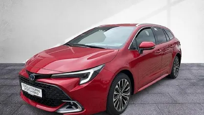 Rot Gebraucht 2024 Toyota Corolla Team Kombi | 27.870 € (Fairer Preis)