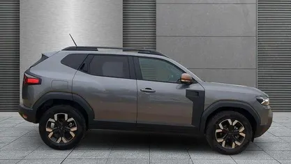 Gebraucht 2025 Dacia Duster Extreme SUV | 28.390 € (Fairer Preis)