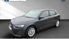 Grau Gebraucht 2024 Audi A1 Sportback Ambiente Kleinwagen | 24.575 € (Fairer Preis)