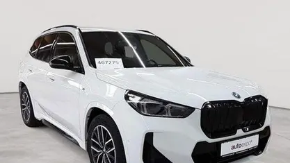 Gebraucht BMW iX1 M Sport 230 kW (313 PS) 2023 Alpinweiß SUV