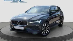 Platinum grey (grau) Gebraucht 2024 Volvo V60 CC Plus Kombi | 40.960 € (Guter Preis)