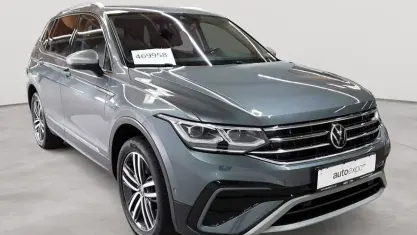 Gebraucht VW Tiguan Allspace Elegance 200 PS (147 kW) 2022 Platinum grey metallic SUV