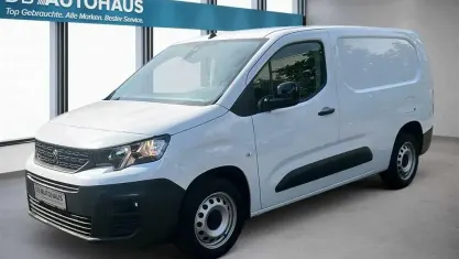 Gebraucht Peugeot Partner Premium 102 PS (75 kW) 2023 Weiß Van / Kleinbus