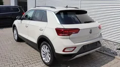 Ascotgrau Gebraucht 2023 VW T-Roc Life SUV | 25.940 € (Guter Preis)