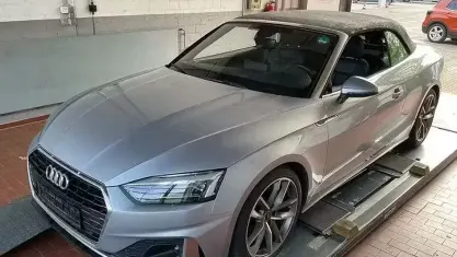 Gebraucht Audi A5 Cabriolet Ambiente 163 PS (119 kW) 2022 Silber Cabrio