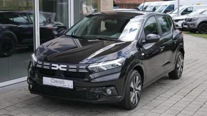Gebraucht Dacia Sandero Expression 101 PS (74 kW) 2025 Perlmuttschwarz Limousine