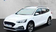 Frostweiß Gebraucht 2020 Ford Focus Active Limousine | 18.600 € (Fairer Preis)