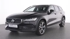 Gebraucht 2024 Volvo V60 CC Plus Kombi | 39.990 € (Guter Preis)