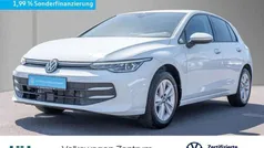 Gebraucht 2024 VW Golf VIII Life Limousine | 28.980 € (Fairer Preis)