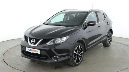 Schwarz Gebraucht 2016 Nissan Qashqai Tekna SUV | 14.180 € (Fairer Preis)