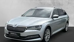 Brillantsilber metallic Gebraucht 2022 Skoda Superb Style Kombi | 26.490 € (Fairer Preis)