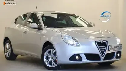 Second-hand Alfa Romeo Giulietta Turismo 170 CP (125 kW) 2010 Argintiu Hatchback