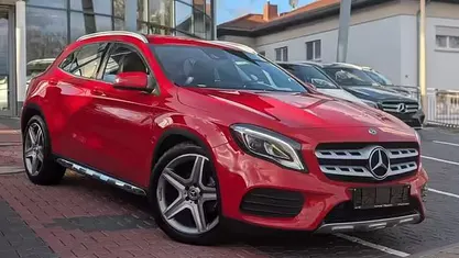 Gebraucht Mercedes GLA180 AMG line 122 PS (89 kW) 2019 Rot (jupiterrot) SUV