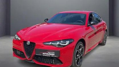 Rot (dunkelrot) Gebraucht 2023 Alfa Romeo Giulia Competizione Limousine | 34.980 € (Guter Preis)