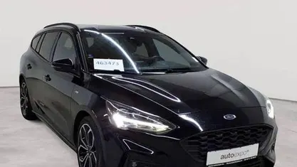 Obsidianschwarz metallic Gebraucht 2021 Ford Focus ST-Line X Kombi | 9.289 € (Fairer Preis)