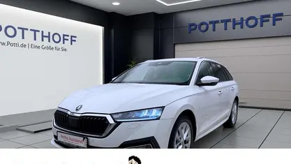 Weiss Gebraucht 2021 Skoda Octavia First Edition Kombi | 18.997 € (Guter Preis)